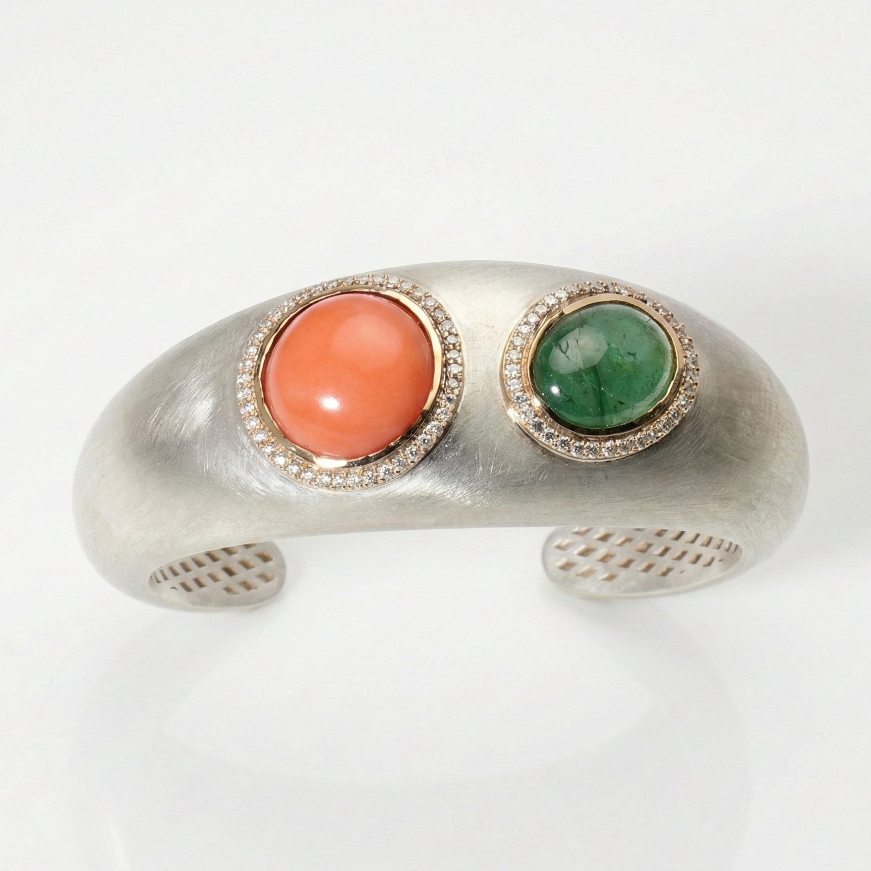 The "Romani" Pavé Cuff Diamond in Collaboration with LMC Fine Jewelry